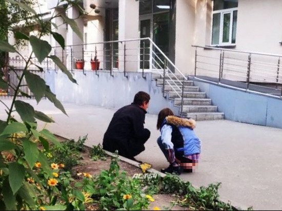 Женщину со спущенными штанами заметили на улице Ленина в Новосибирске