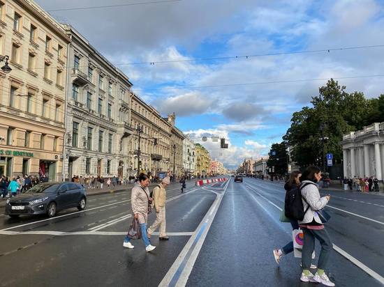 Новые стилизованные ограждения установили на перекрестке Шпалерной и Таврической улиц