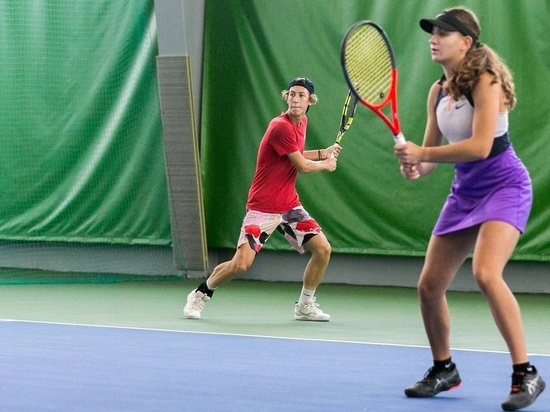 На протяжении шести дней в областном центре проходили турниры в одиночном и смешанном разрядах среди юношей и девушек до 17 лет