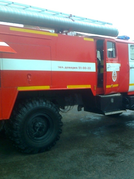 В Курской области в дачном поселке загорелся «ВАЗ-2110»