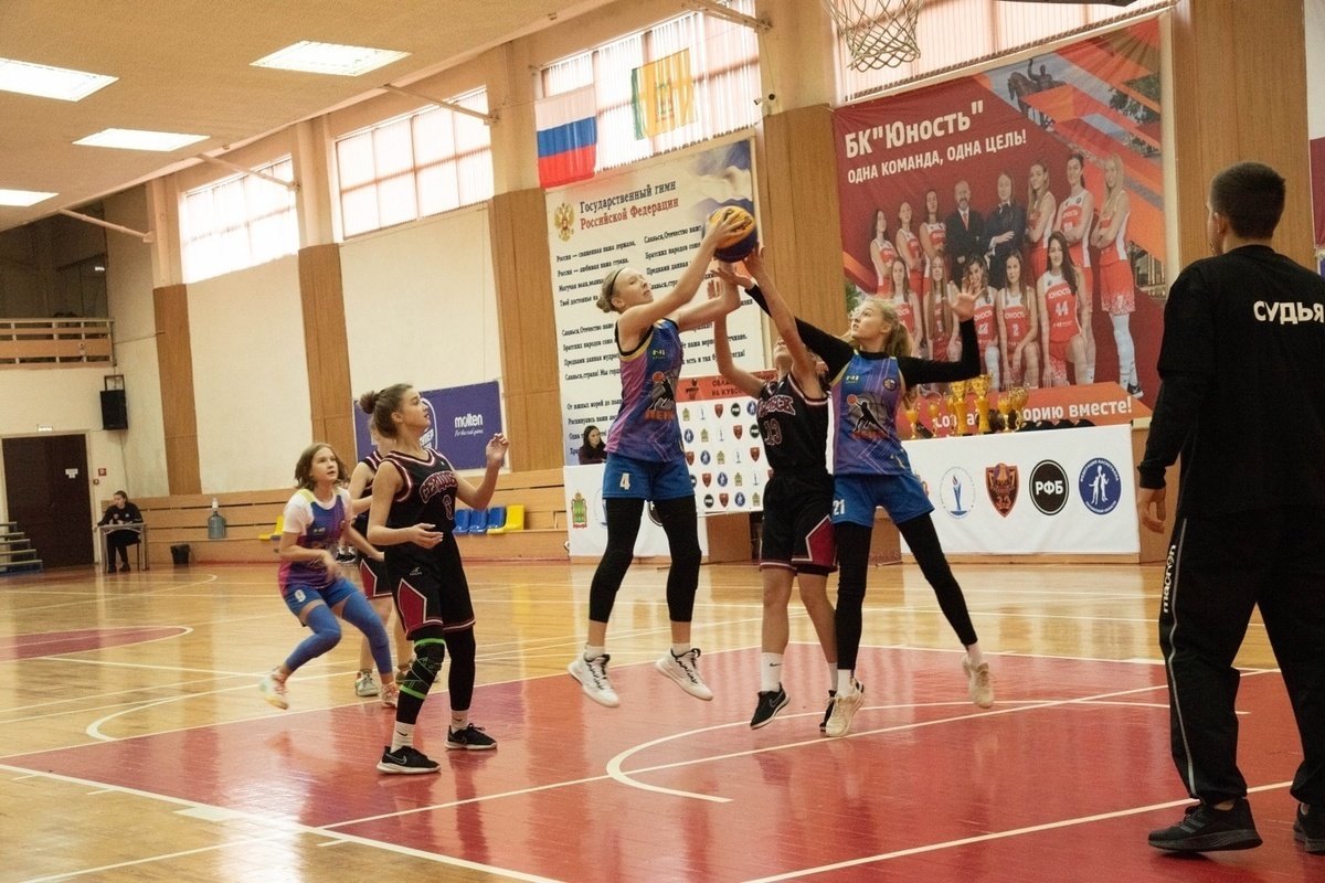 A regional basketball tournament for the Cup of Evgenia and Olga Frolkin was held in Penza