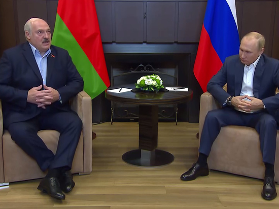 Лукашенко заявил Путину об уехавших: "Пусть бегут"