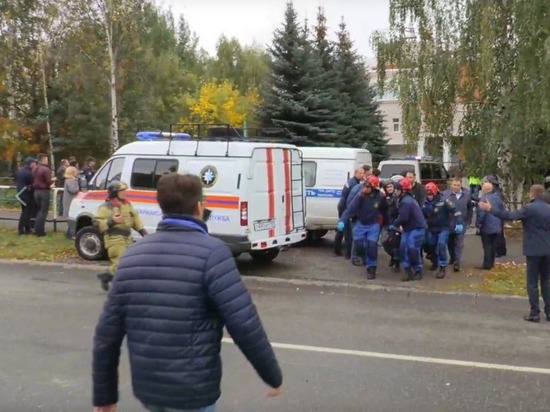 14 бригад скорой помощи и специалисты из федеральных центров оказывают помощь пострадавшим в стрельбе в Ижевске