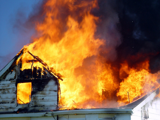 Частный дом сгорел под Гатчиной 26 сентября
