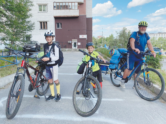 На велосипедах до Крыма и Мурманска: приключения дедушки и внуков