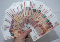 Резко, более чем на 100 млрд рублей в день, вырос спрос на наличные со стороны граждан и бизнеса