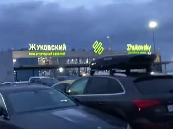 Не служившего журналиста РИА "Новости" не выпустили в Стамбул