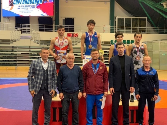 Борец из Калмыкии одержал победу на всероссийском турнире