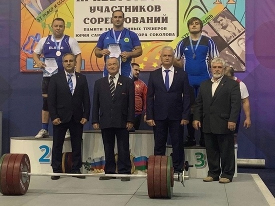 Силачи из Нового Уренгоя завоевали 2 серебра на всероссийском турнире