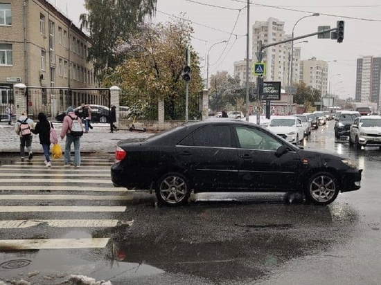 17-летнюю девушку сбили на пешеходном переходе в Екатеринбурге