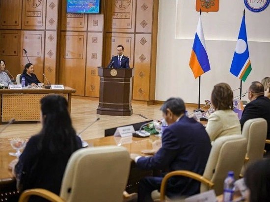 Глава Якутии вручил выдающимся жителям республики государственные награды