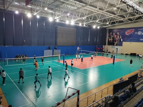 70 спортсменов приняли участие в турнире по волейболу в Серпухове