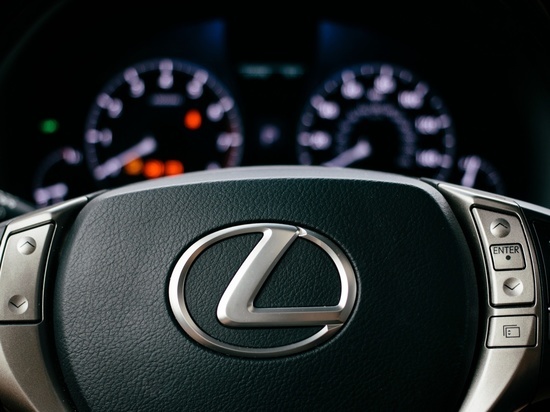 В Мурманске разъяренный северянин пнул чужой Lexus и «попал» на 100 тысяч