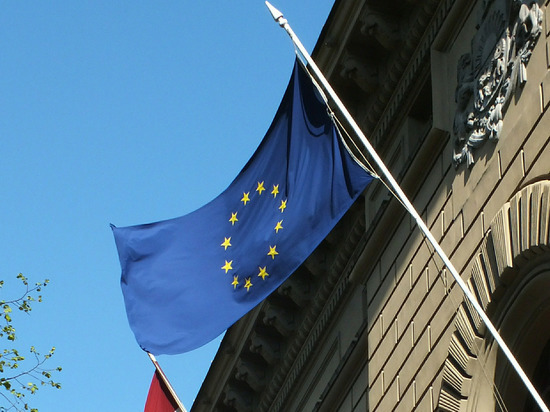 Евросоюз принял решение о введении санкций против России из-за референдумов