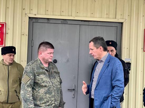 Вячеслав Гладков посетил военный комиссариат Шебекинского округа