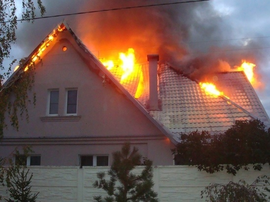 По утро в Иванове сгорел частный дом - есть пострадавший