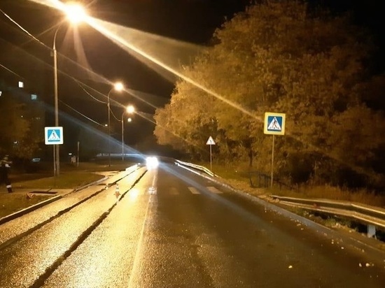 Неизвестный водитель сбил пенсионерку на зебре в Новосибирске и скрылся