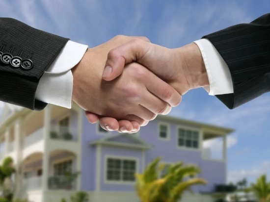 Эксперт дал совет, стоит ли сейчас совершать сделки с недвижимостью