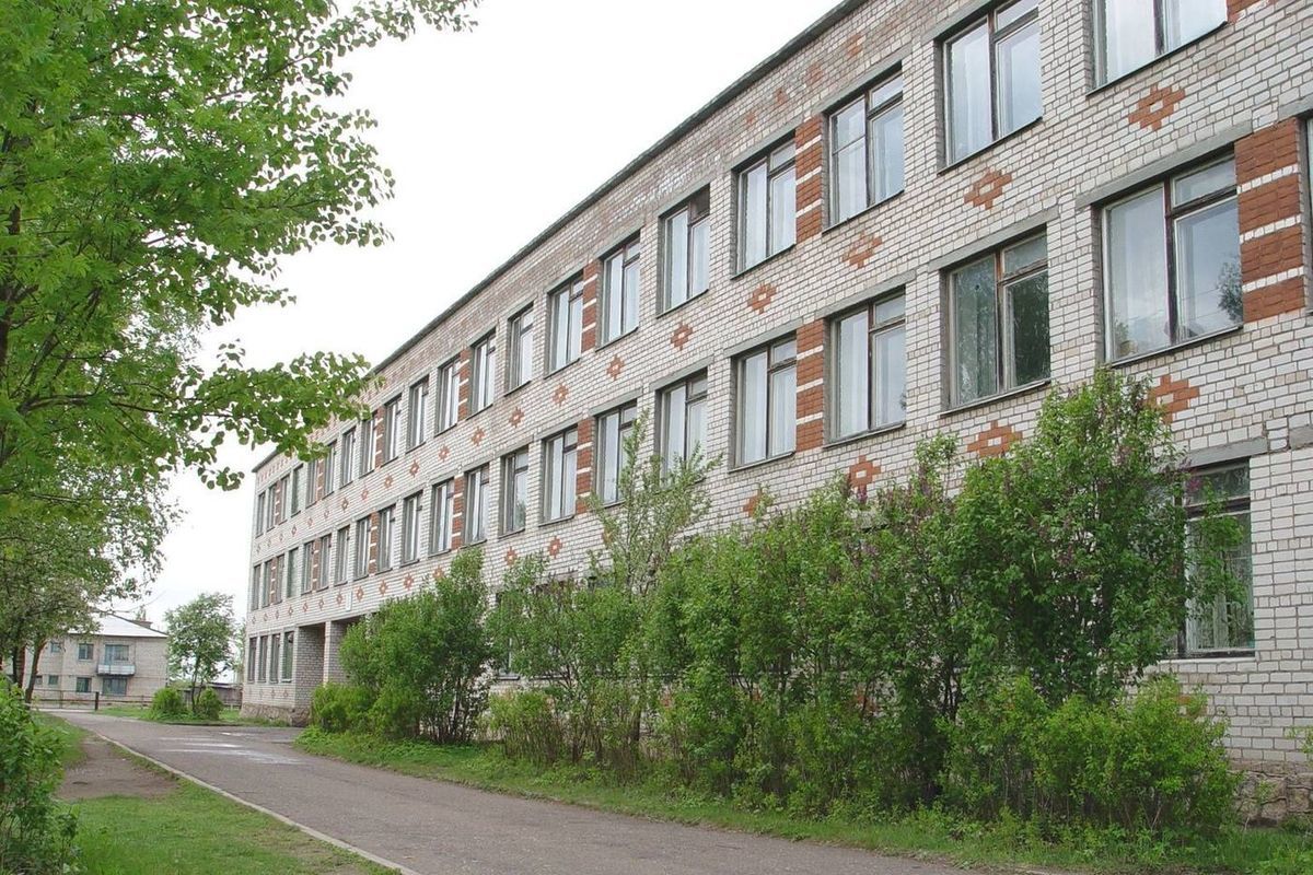 Instead of a plank floor, modern linoleum: a school is being overhauled in Porkhov