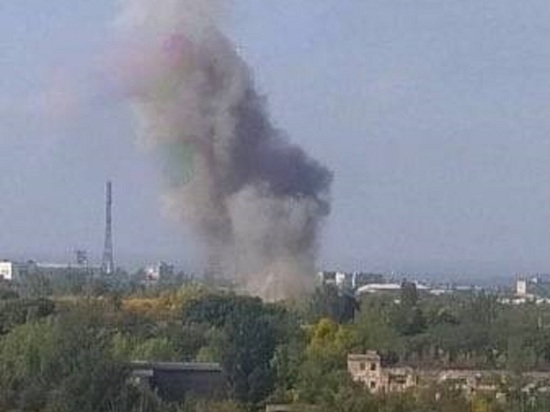 В Краматорске после взрывов случился сильный пожар