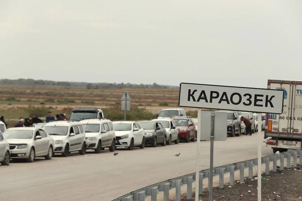 Кадры с границы России с Казахстаном, где объявлен режим повышенной готовности 