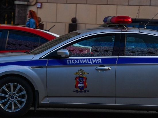 В Петербурге мужчина взломал дверь квартиры и изнасиловал хозяйку
