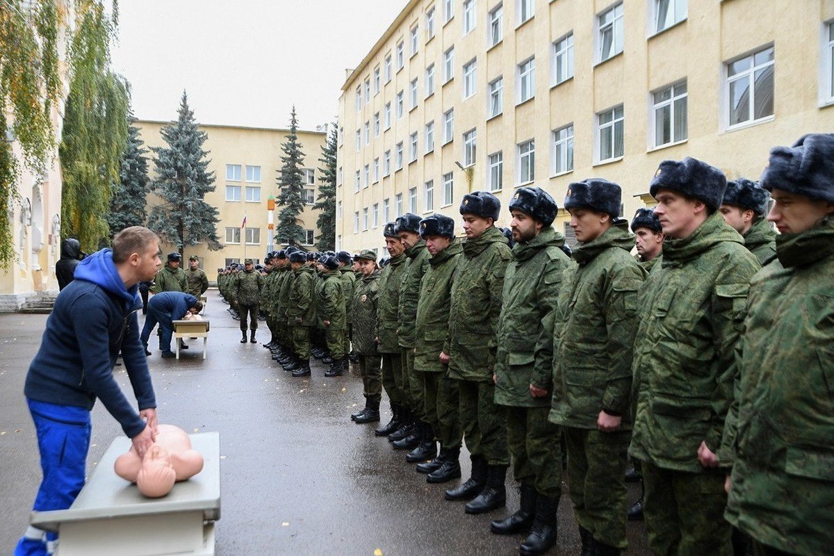 Кого мобилизуют в Тверской области: истории реальных людей - МК Тверь