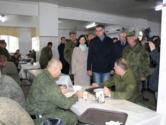 Владимирский губернатор посетил учебку в Коврове