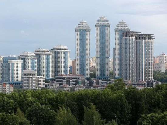 Элитное жилье в России начали продавать со скидками до 40%