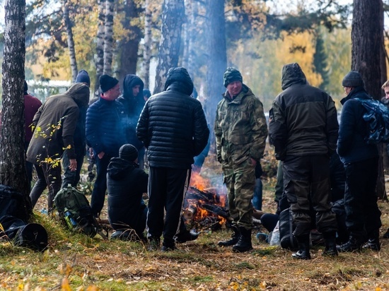 Мобилизованные новосибирцы развели костры возле НВВКУ