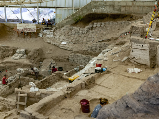 Археологи выяснили, что детские слинги-переноски существовали еще 10 тысяч лет назад