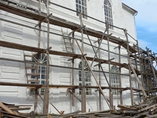 Георгиевский храм на берегу реки Вологды продолжают восстанавливать