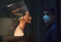 Долгие годы археологи искали гробницу самой известной египетской царицы Нефертити