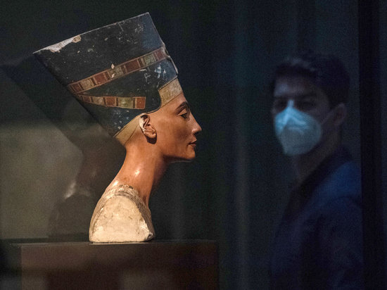 В Египте нашли гробницу Нефертити