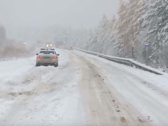 В Приангарье из-за снега перекрыли трассу «Братск — Усть-Илимск»