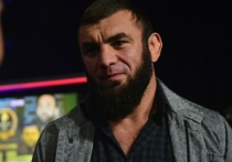 Российский боксер Вагаб Вагабов сломал нос американцу Алексу Николсону во время боя