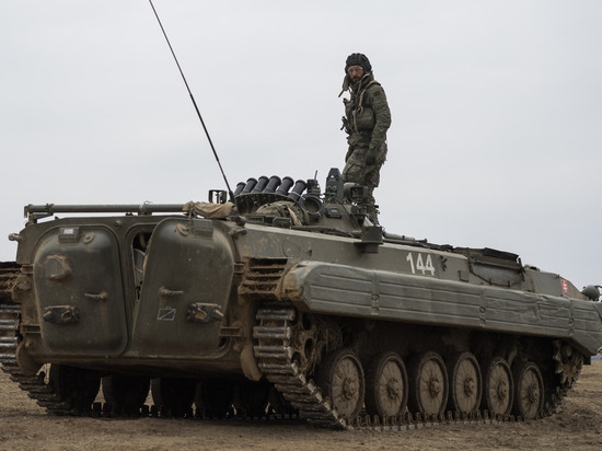 На Украине собрались учить танкистов и пилотов управлять западной техникой