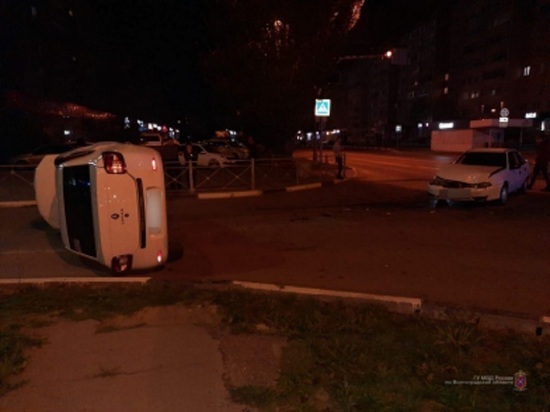 В страшном ДТП в Волгоградской области пострадали двое детей и женщина