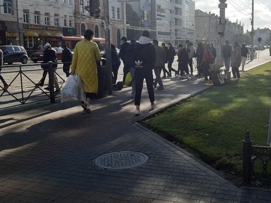 Возле ТЦ «Европа» в Калининграде расширят тротуар