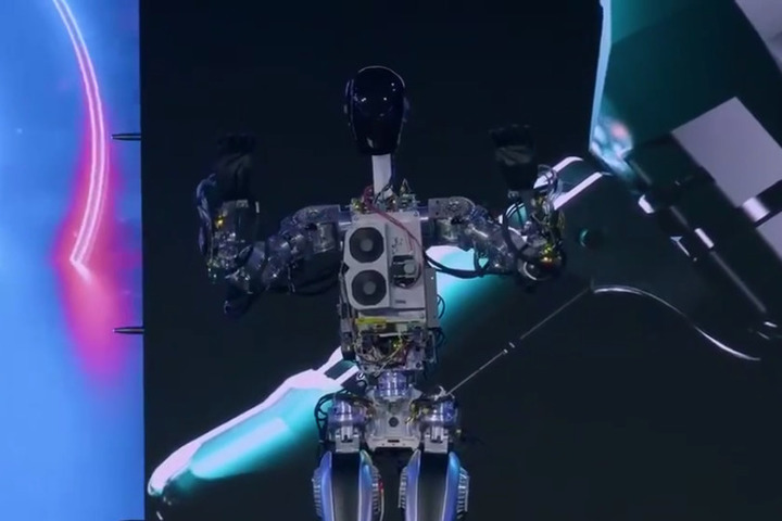 Musk showed a robot dance that can "turn the world"