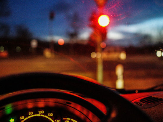Вечер субботы мурманские водители тратят на поиск объездных путей: на Кольском – массовая авария
