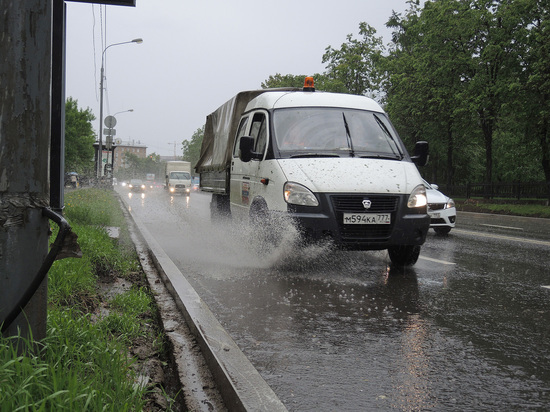 В мэрии Москвы заявили о возможных задержках транспорта из-за грозы