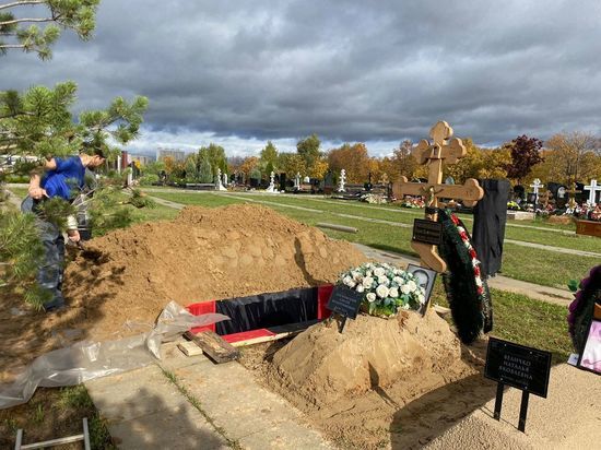 Бориса Моисеева похоронят рядом с Сергеем Сосновским