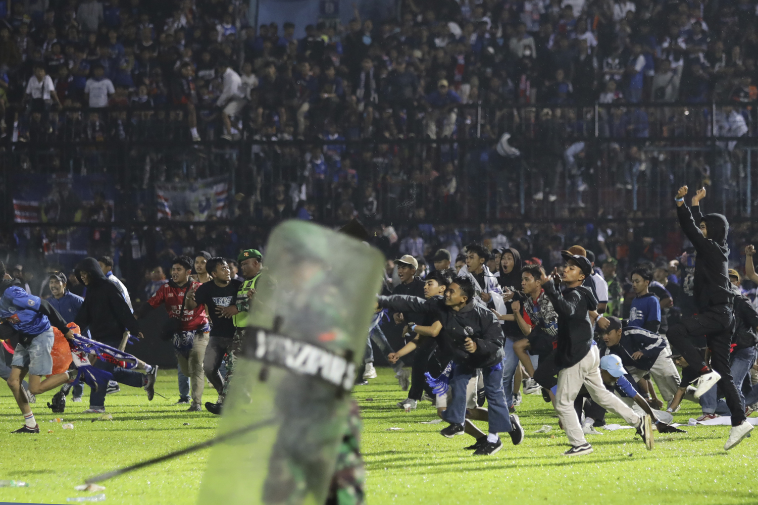 Страшная давка на матче в Индонезии: вспоминаем главные катастрофы на футболе