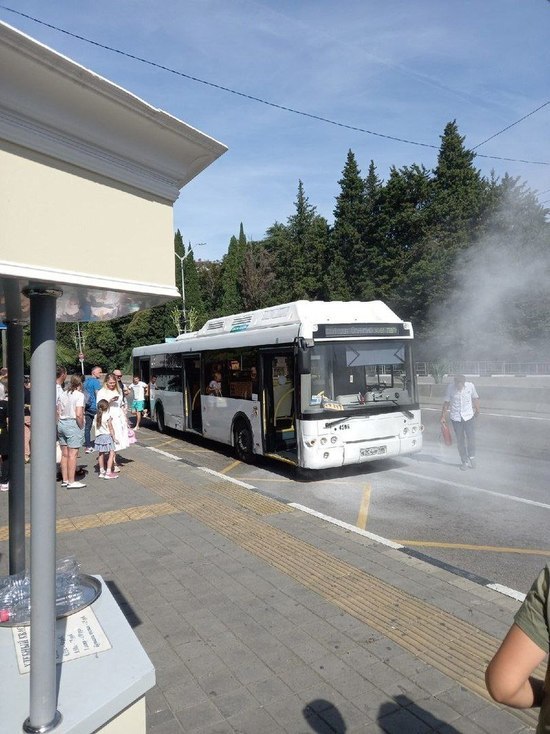 Рейсовый автобус загорелся в Сочи