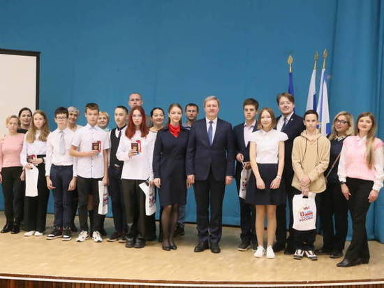 Дмитрий Морев поздравил юных  жителей Архангельска с 14-летием