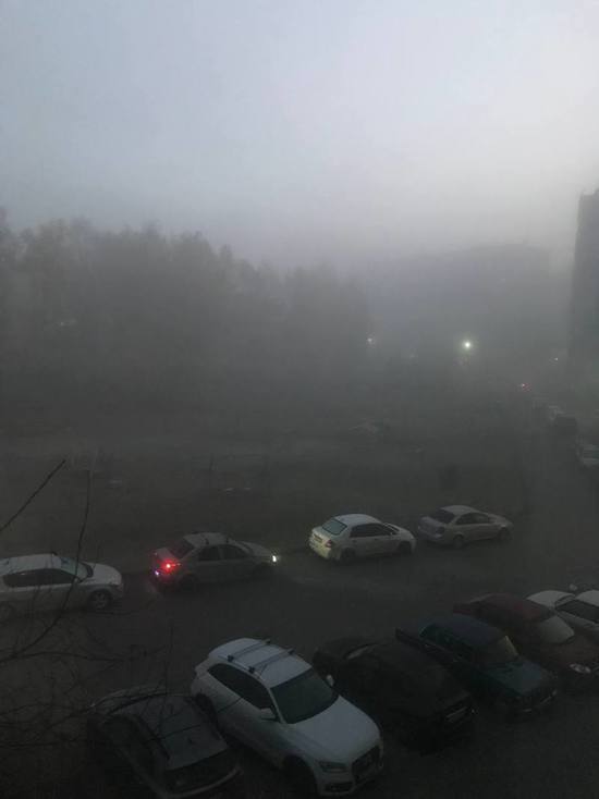 Плохая видимость: Кемерово окутал туман
