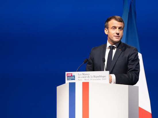 Макрон пообещал Зеленскому работать над новыми санкциями против России