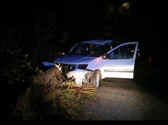 В Новочебоксарске водитель погиб при наезде авто на бетонный блок