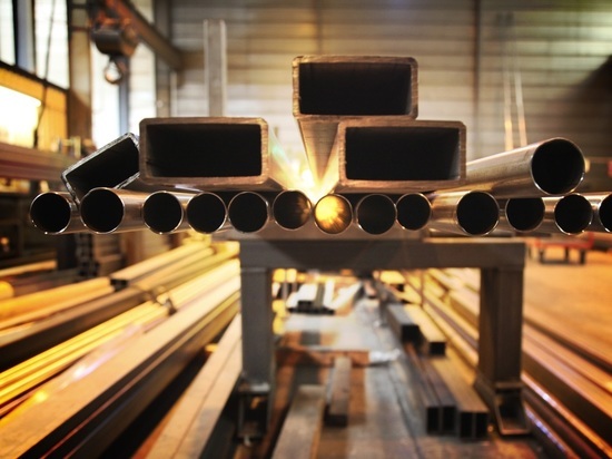 Минпромторг заявил о проблемах с перенаправлением стали на восток